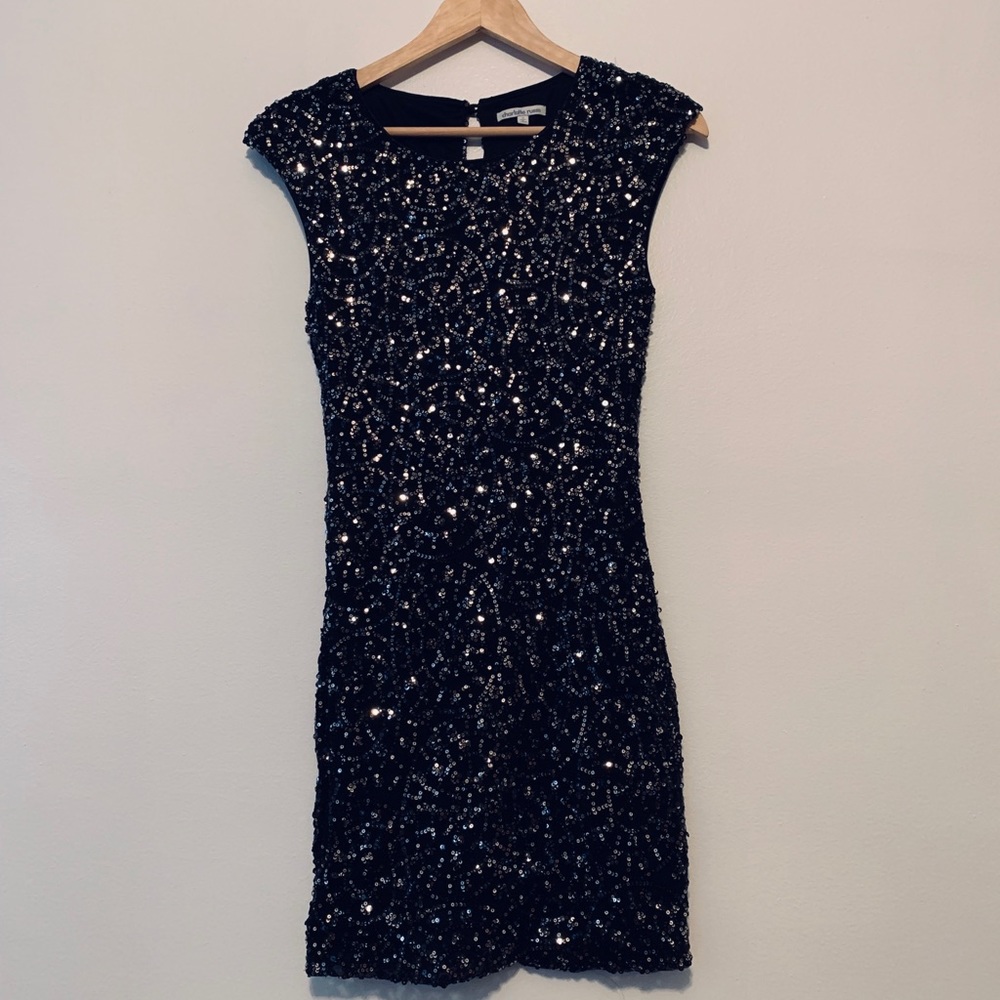 Black and gold Sequined Bod-con Dress